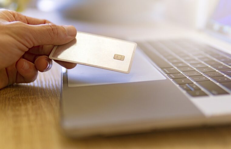E shop kūrimas: daugiau nei tik internetinė prekyba